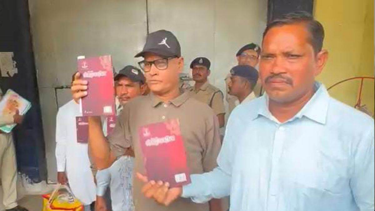 हाथ में गीता, आंखों में नई जिंदगी का सपना... 15 अगस्त से पहले रायपुर जेल से नौ सजायाफ्ता कैदी रिहा
