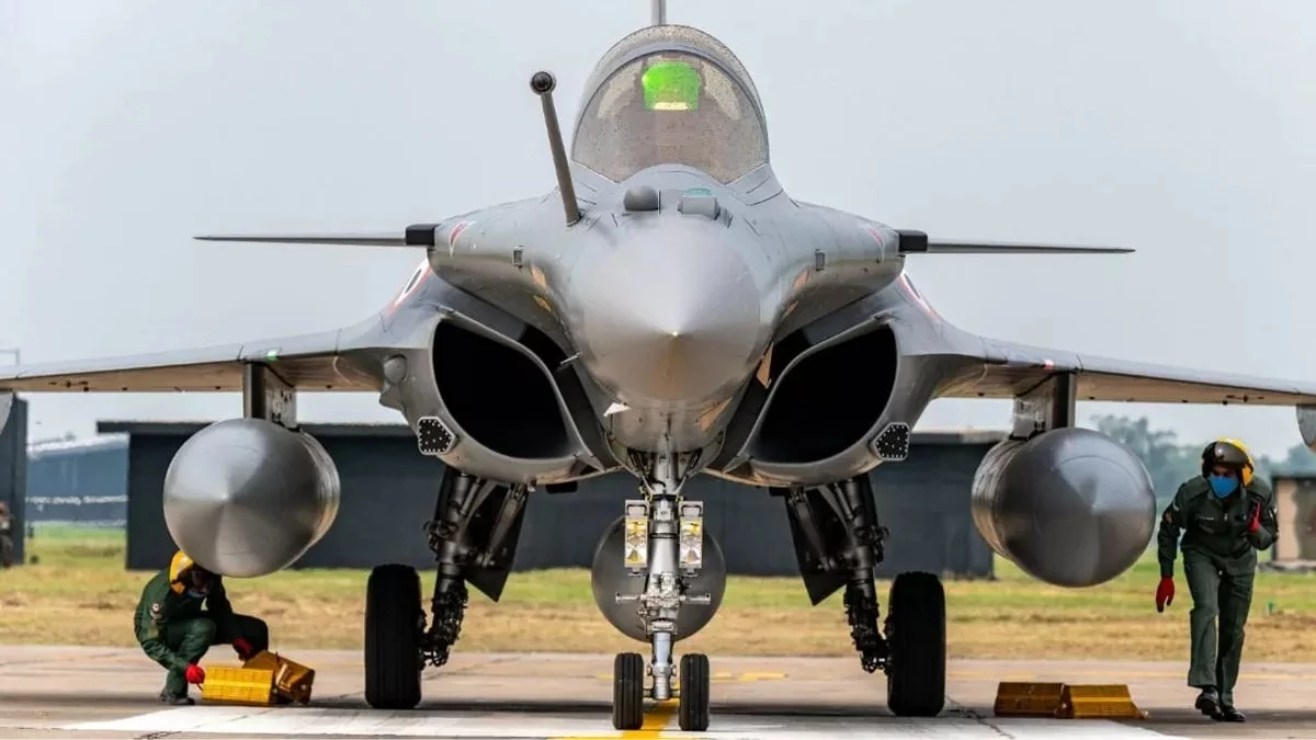 Rafale Fighter Jets: भारत में ही बनेंगे राफेल, वायुसेना का मेगा प्रपोजल... पढ़ें पूरी खबर