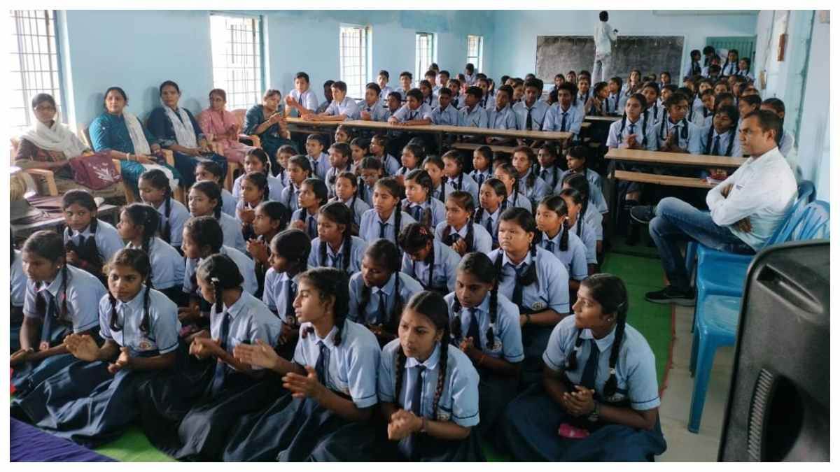 21 सितंबर से परीक्षा और 79 शिक्षक नदारद… कोरबा के स्वामी आत्मानंद स्कूलों में पढ़ाई ठप, छात्र परेशान