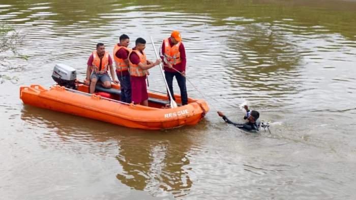 रायपुर से दुर्ग कबड्डी खेलने आया खिलाड़ी, सेलूद नहर में पैर धोते समय तेज बहाव में बहा... SDRF ने दो दिन बाद बरामद किया शव