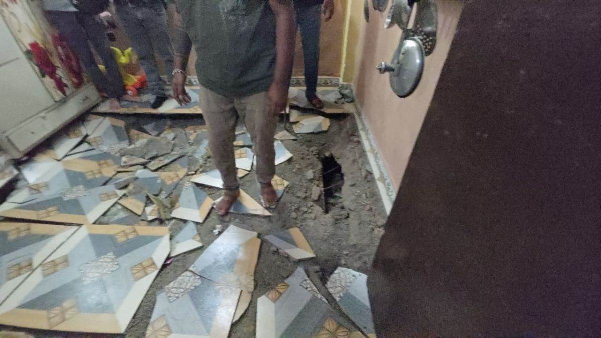 इंदौर में 15 साल पहले बनी मल्टी की जमीन एक से दो फीट तक धंसी, दहशत में रहवासी