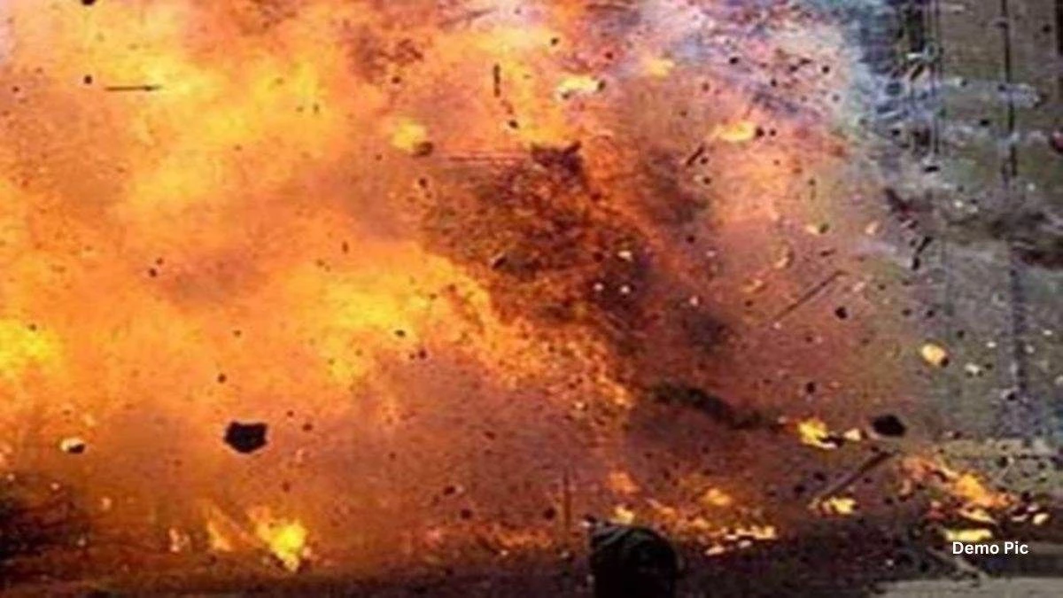 IED Blast: चिल्लामरका जंगल में माओवादी आइईडी ब्लास्ट, जवान घायल; हेलीकॉप्टर से रायपुर रवाना