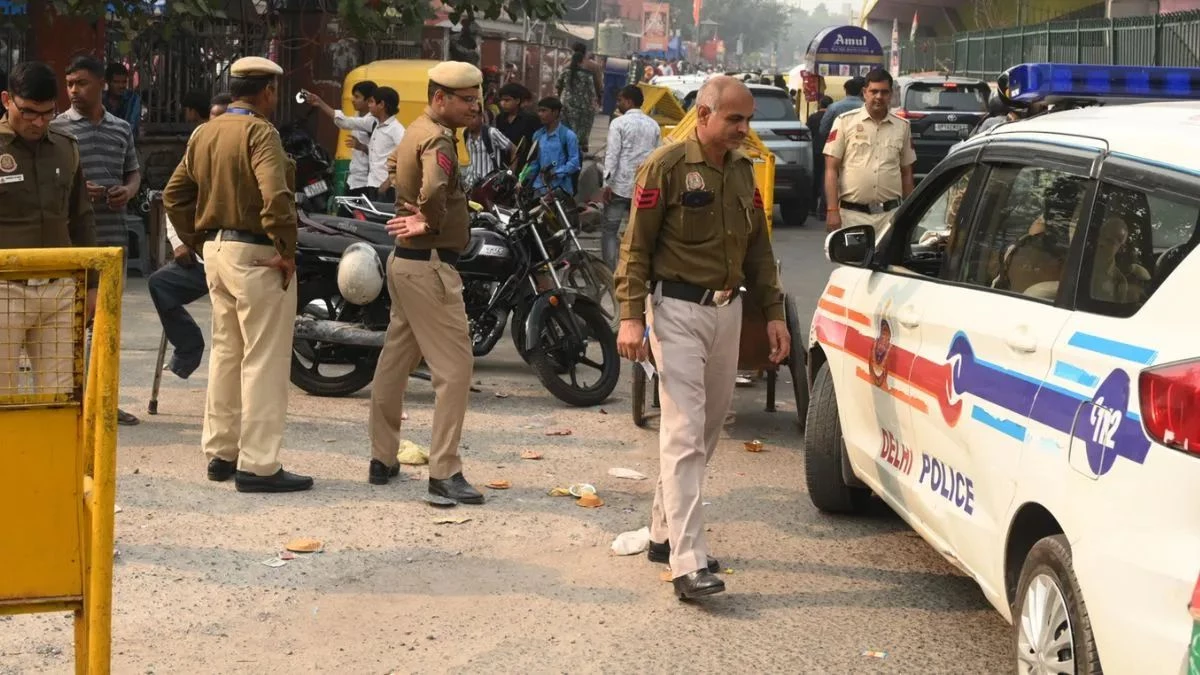Delhi Bomb Blast: UP से डॉ. फारूख गिरफ्तार, आतंकी मुजम्मिल ने पूछताछ में लिया नाम... अब खुलेंगे कई राज