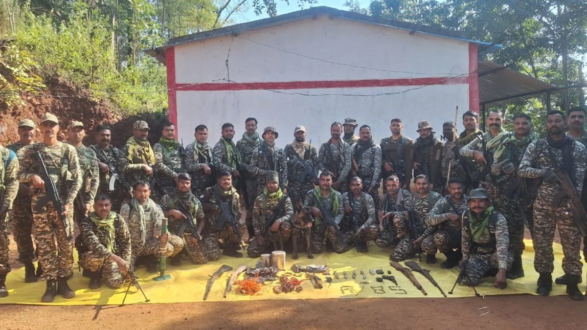 बीजापुर में माओवादियों के मंसूबे हुए नाकाम, CRPF ने बरामद किया विस्फोटक सामग्री व हथियार