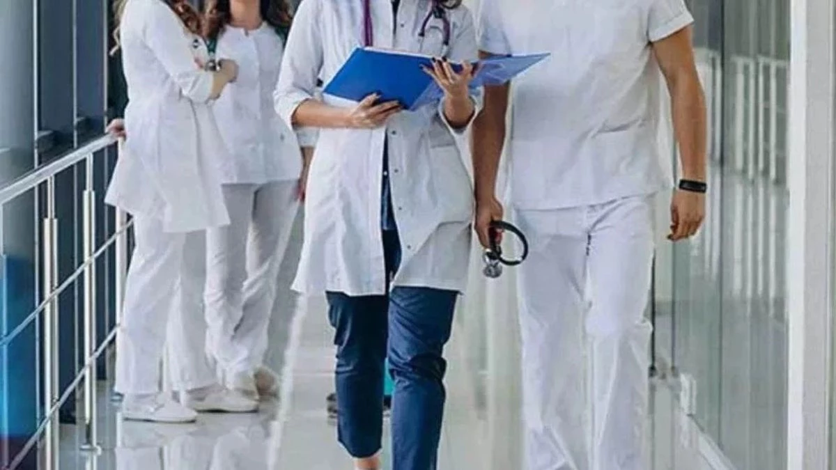 ग्रामीण सेवा के लिए बांड भरने की आवश्यकता नहीं, हाई कोर्ट ने स्नातकोत्तर इनसर्विस डॉक्टरों के हक में सुनाया आदेश