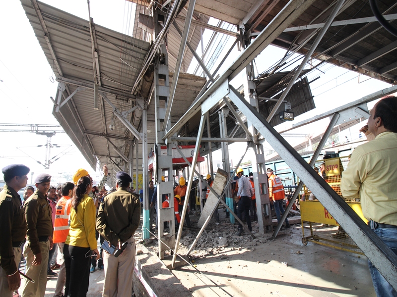 Bhopal station ramp accident : भोपाल स्टेशन रैंप हादसा मामले में सीनियर ...