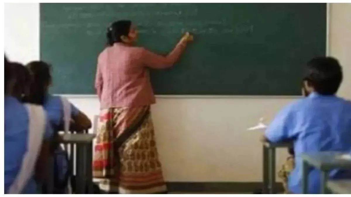 CG Teacher Bharti: छत्तीसगढ़ में खुलेंगे 25 हजार अंग्रेजी मीडियम स्कूल, 33 हजार शिक्षकों की होगी भर्ती, लोकसभा चुनाव के पहले निकलेगा विज्ञापन