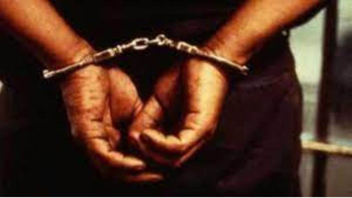 Ujjain Crime News: उज्जैन जिले के महिदपुर में पुलिस ने तीन बदमाशों को किया गिरफ्तार