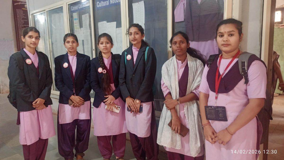 छात्रा ने सार्वजनिक तौर पर कैबिनेट मंत्री विजय शाह को घेरा, पूछा- पढ़ाई में जाति के आधार पर भेदभाव क्यों?