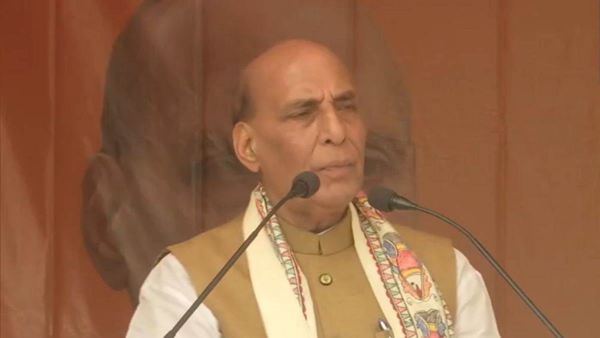 Bihar Politics: बिहार में राजनाथ सिंह का राजद पर हमला, बोले- लालटेन का युग गया, अब LED का जमाना