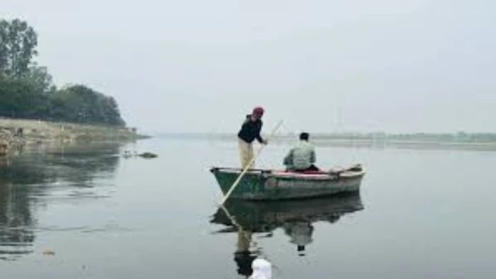 वृंदावन नाव हादसे के बाद बड़ा फैसला: यमुना में डबल डेकर मोटरबोट पर प्रतिबंध,पंजीकरण भी नहीं होगा
