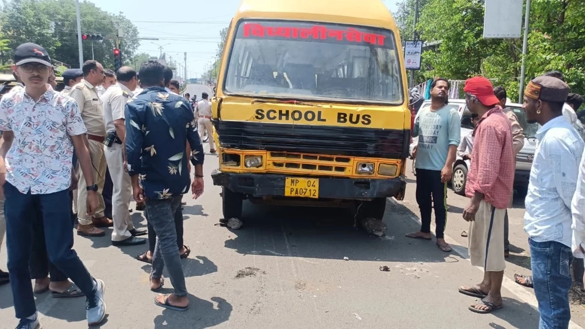 Bhopal News: Who is responsible for the unfit bus running on the road?