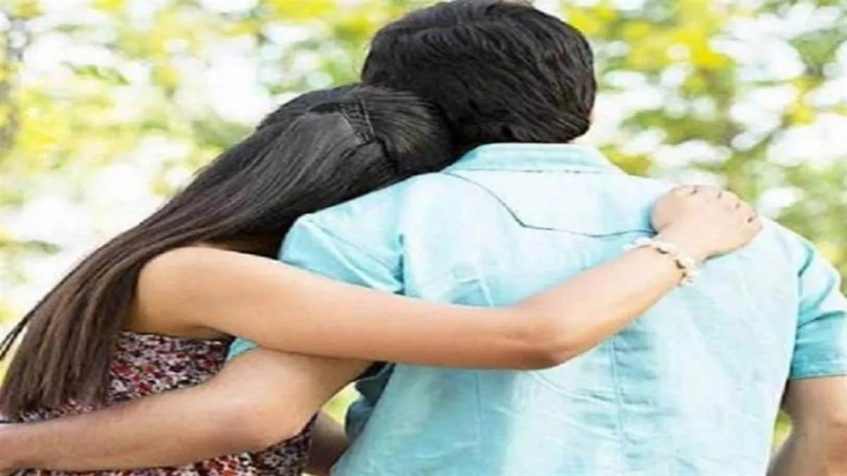 'मां बीमार है' कहकर पहले मायके गई, अब प्रेमी के संग फरार हुई तीन बच्चों की मां, पति ने लगाई न्याय की गुहार