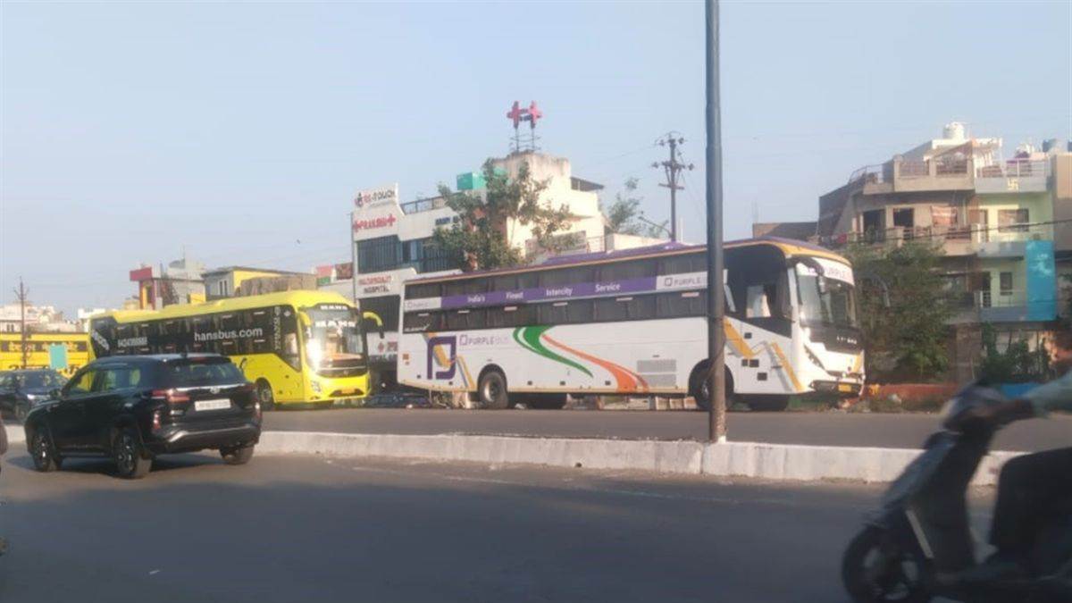 Indore में खतरनाक बसों पर प्रशासन की सख्ती... 11 बसें जब्त और दो के फिटनेस निरस्त, भारी जुर्माना वसूला