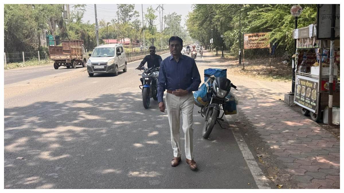 जबलपुर में ऊर्जा की बचत अभियान की दिशा में एक और कदम, सांसद आशीष दुबे के बाद मेडिकल कालेज डीन भी घर से पैदल आए- गए