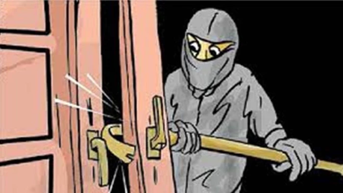 मजिस्ट्रेट के घर का ताला तोड़ चांदी के गहने ले गए चोर, पुलिस देख रही CCTV फुटेज