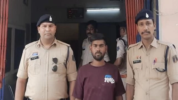 धमतरी में विवाद शांत कराने पहुंची डायल-112 की टीम को पीटा, सरकारी गाड़ी तोड़ी गई, एक दबोचा