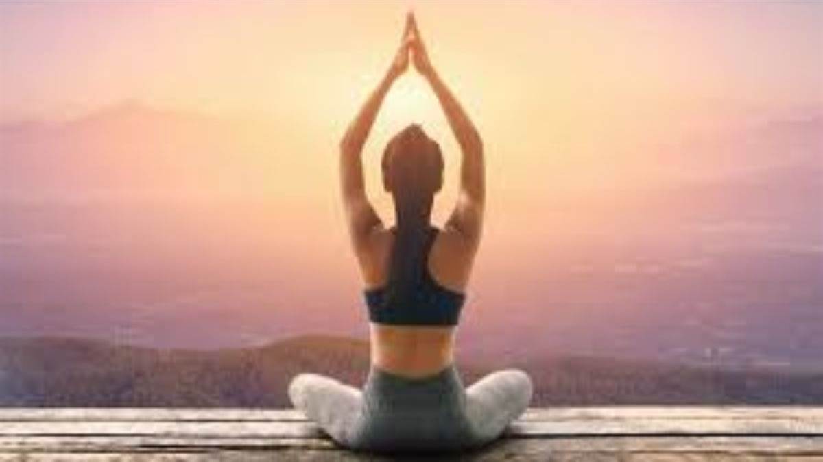 गर्मी के मौसम में स्वस्थ रहने के लिए नियमित करें योग, प्राकृतिक और सरल उपाय साबित होगा