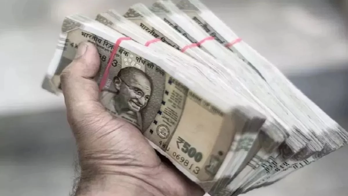 Investment Funda: बचत का एक बड़ा हिस्सा सुरक्षित और शेष जोखिम वाले माध्यम में निवेश करें