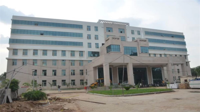ग्वालियर के डॉक्टरों का कमाल... आंख से ब्रेन तक धंसा बाण, पांच घंटे चली सर्जरी, न गई रोशनी, न हुआ ब्रेन डैमेज