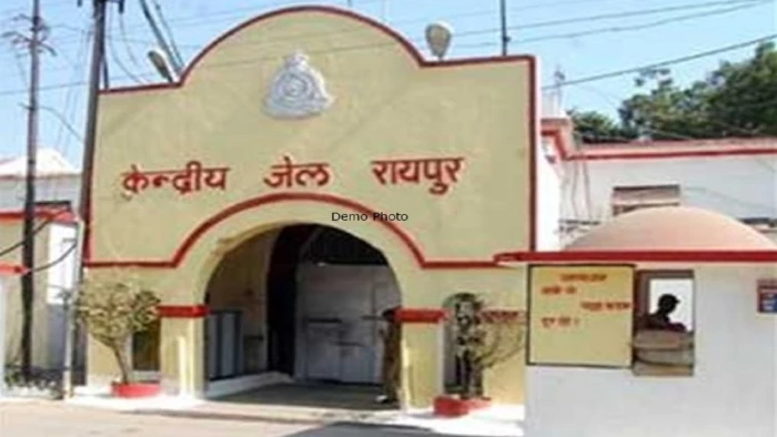 छत्तीसगढ़ की जेलों में मेहनत का बढ़ेगा मोल, कैदियों की मजदूरी तीन गुनी तक करने का प्रस्ताव, जानिए अभी कितनी है मजदूरी