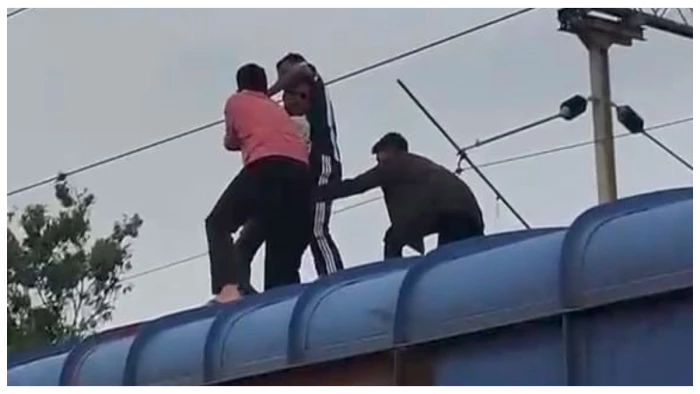 पेंड्रारोड में बड़ा हादसा टला: मालगाड़ी के ऊपर चढ़ा मानसिक रोगी, आरपीएफ ने ओएचई बंद कराकर बचाया