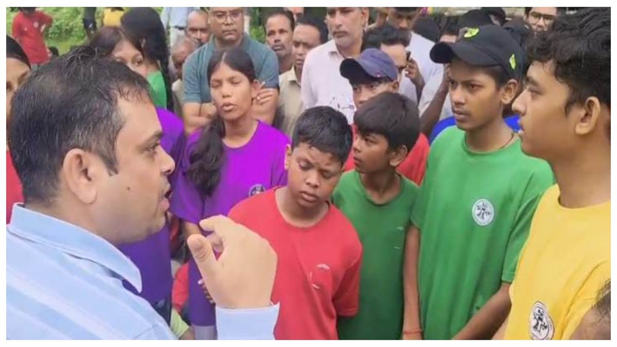 कोरबा में SDM के आश्वासन के बाद समाप्त 4 घण्टे का चक्काजाम, एक सप्ताह में प्राचार्य और छात्रावास अधीक्षक पर होगी सख्त कार्रवाई