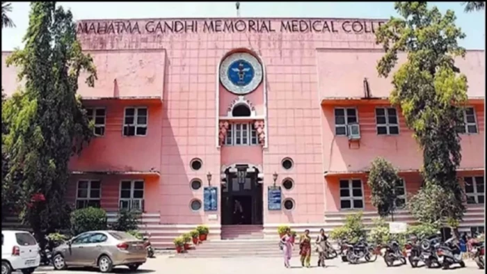 हाई कोर्ट का आदेश नहीं माना, इंदौर के एमजीएम मेडिकल कॉलेज के डीन को अवमानना नोटिस