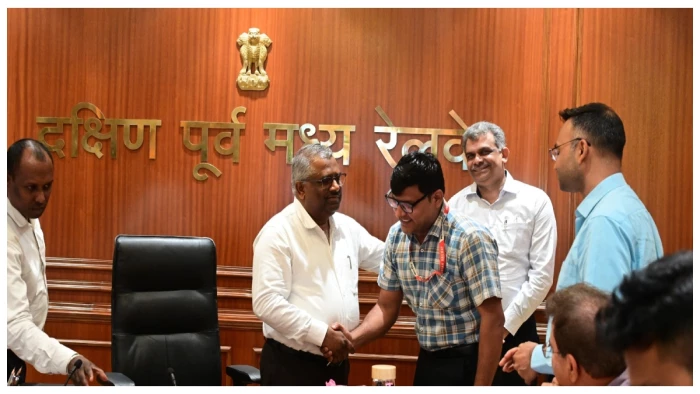 ट्रेनों के कोच मेंटेनेंस में डिजिटल क्रांति: बिलासपुर जोन के मोतीबाग वर्कशाप ने शुरू किया 'डिजीकारखाना' एप