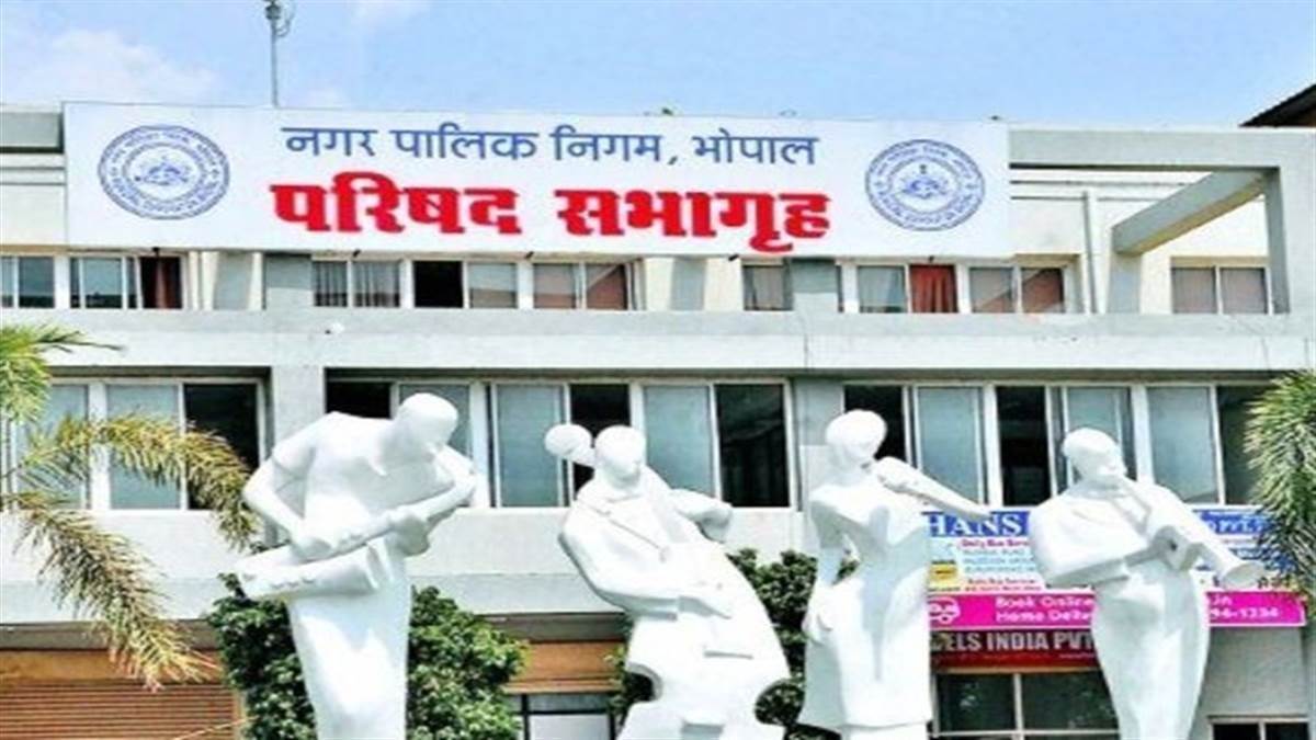 भोपाल निगम की बड़ी कार्रवाई की तैयारी: 144 संपत्तियों से स्टे हटवाकर चलेगा बुलडोजर, 1000 दुकानें होंगी सील