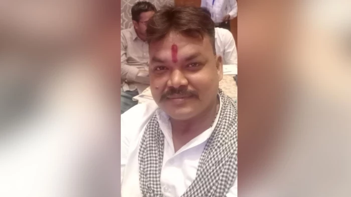रायपुर नगर निगम में फिर विवाद, सफाईकर्मियों के भुगतान को लेकर कांग्रेस पार्षद संदीप साहू पर गाली-गलौज और धमकी का आरोप