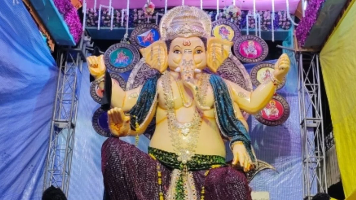 Ganesh Visarjan 2024: मध्य प्रदेश में खस्ताहाल सड़कों से आम नागरिक ही नहीं, गणेश जी भी परेशान… विसर्जन से पहले नहीं होगा नगर भ्रमण