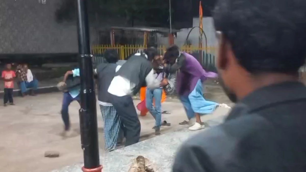 दमोह रेलवे स्टेशन पर खानाबदोशों में हुआ विवाद, एक दूसरे पर लाठी पत्थरों से किया हमला