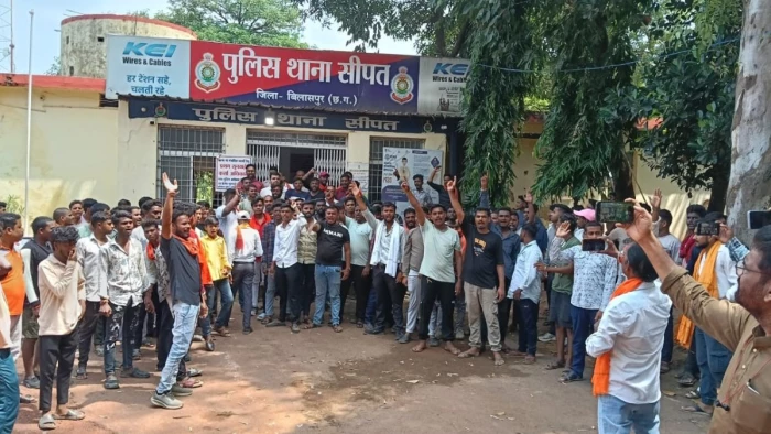बिलासपुर में मतांतरण का 'गंदा' खेल... 200 लोगों का हो रहा था कन्वर्जन, पुलिस ने मारी रेड, 7 गिरफ्तार