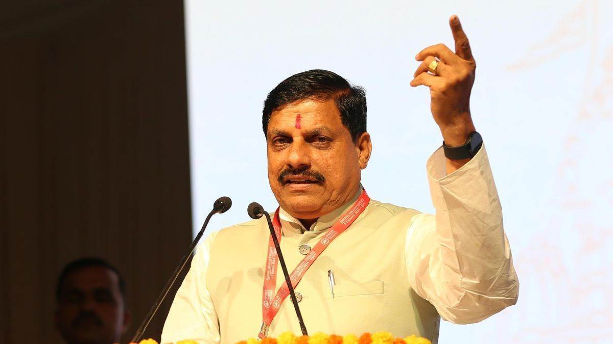 'समुद्र बीच में न होता, अरब देशों से चुनाव लड़ता नेहरू-गांधी परिवार', एमपी के सीएम ने ली चुटकी