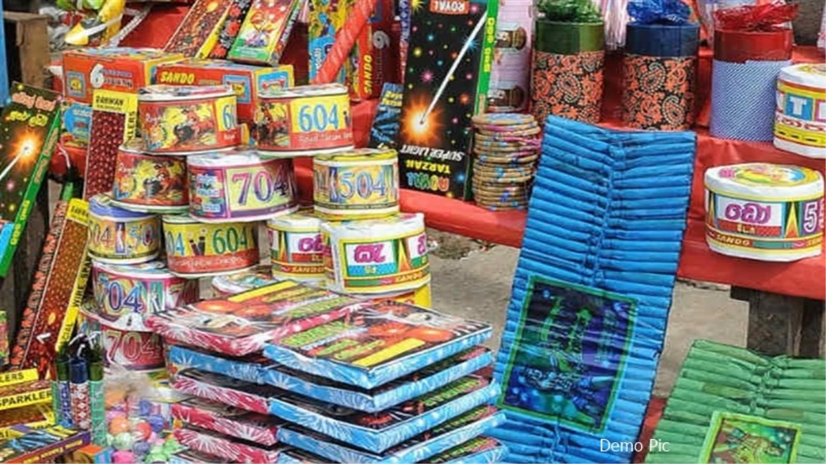 New Firecracker Rules: 125 डेसिबल की आवाज वाले पटाखे बेचे तो होगी कार्रवाई, 400 क्विंटल स्‍टॉक रखने की होगी अनुमति