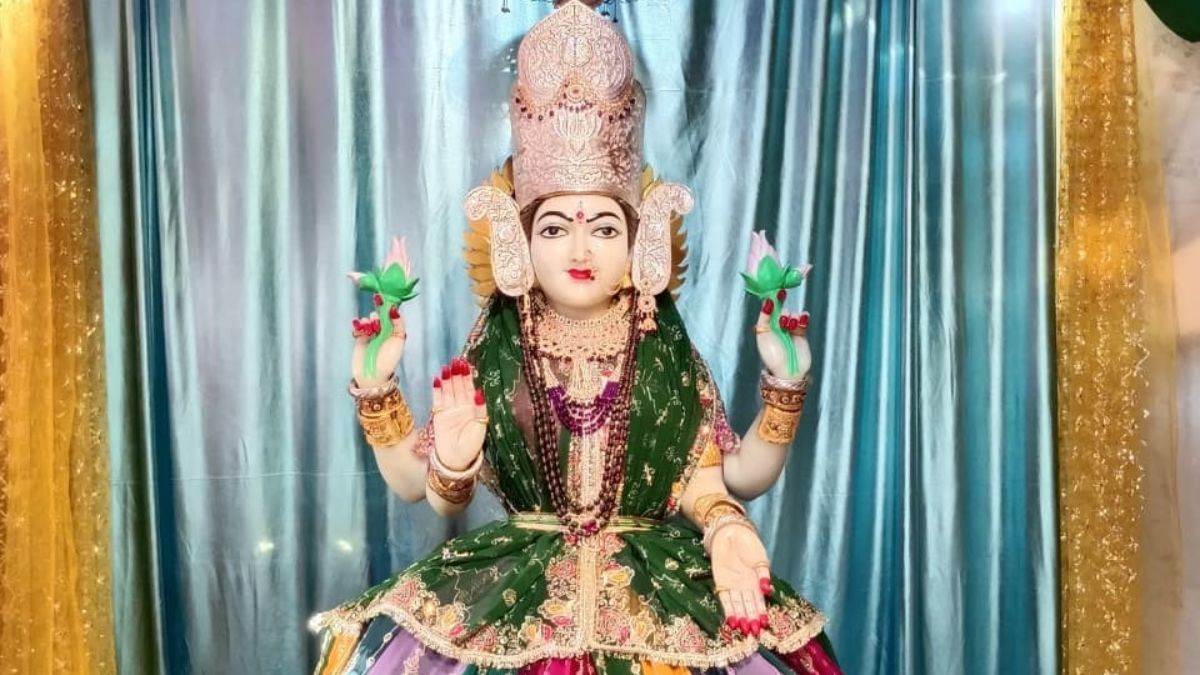 Mahalaxmi Temple: धनतेरस पर मां लक्ष्मी के अलग-अलग स्वरूपों में श्रद्धालुओं को होंगे दर्शन