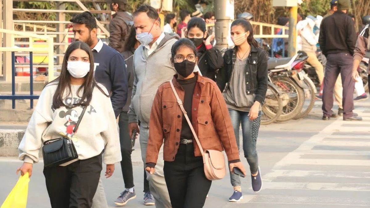 Weather Update: दिल्ली-यूपी में ठंड की दस्तक, महाराष्ट्र में होगी भारी बारिश, IMD ने जारी किया अलर्ट