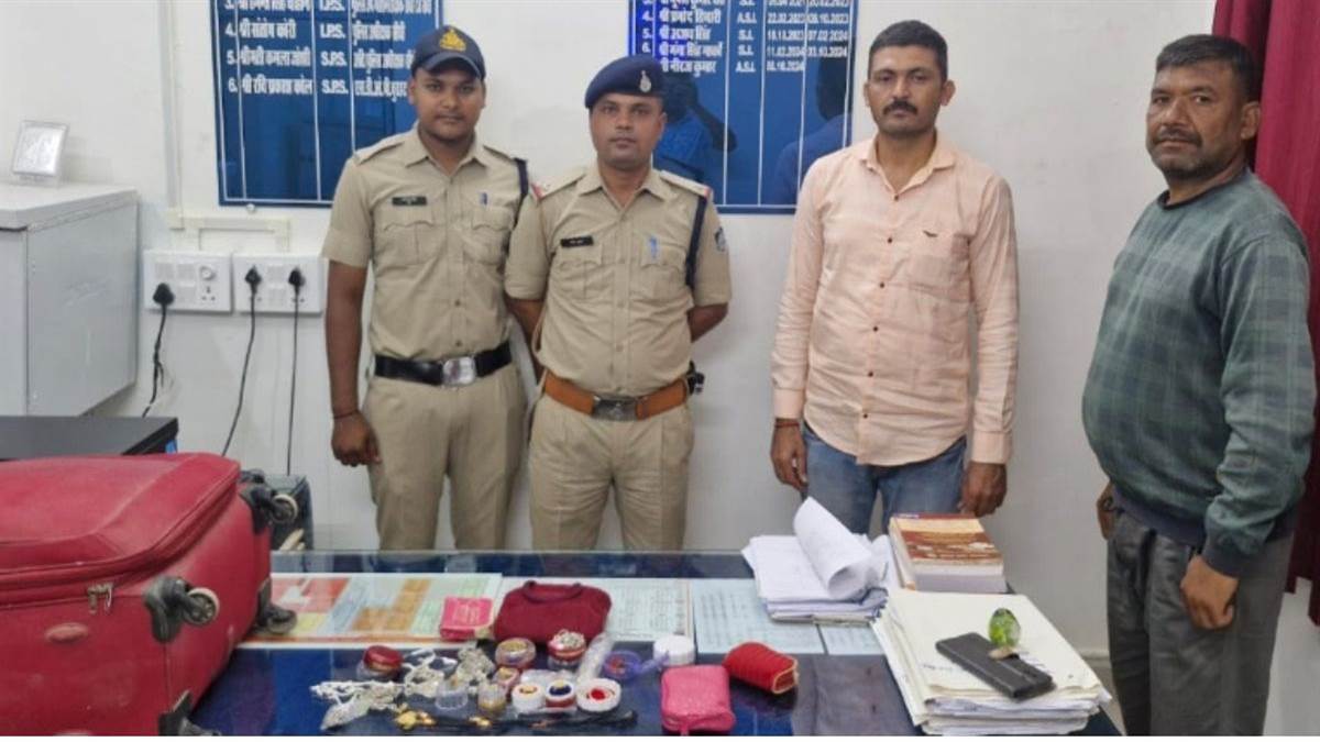 सीधी में ई-रिक्शा ड्राइवर की ईमानदारी, आर्मी के हवलदार को सौंपे 5 लाख के जेवर से भरा बैग