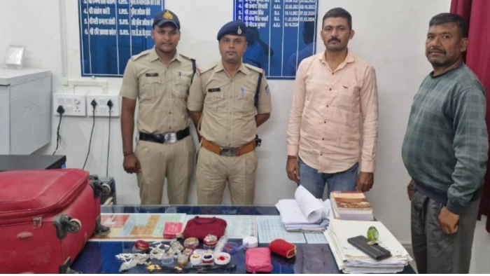 सीधी में ई-रिक्शा ड्राइवर की ईमानदारी, आर्मी के हवलदार को सौंपे 5 लाख के जेवर से भरा बैग