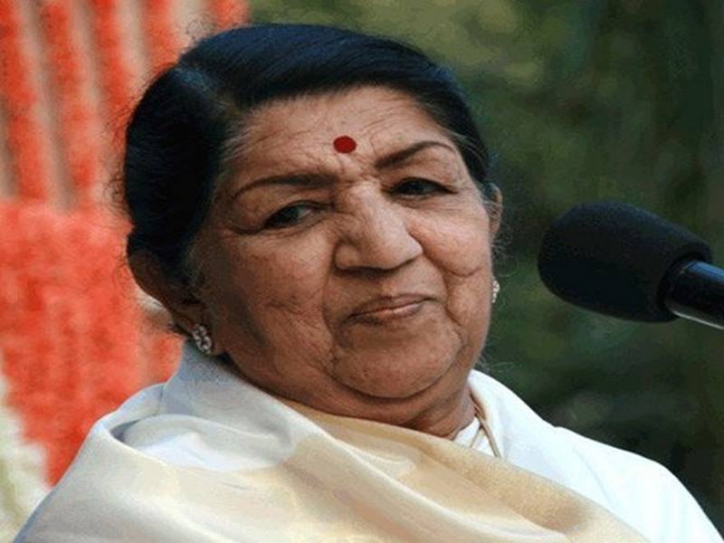 Lata Mangeshkar लता मंगेशकर की हालत में सुधार परिवार ने किया अफवाह का खंडन Lata Mangeshkar 5347