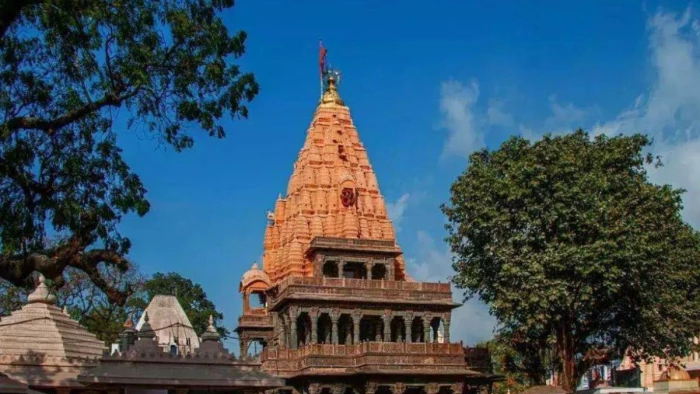 महाकाल के करीब से दर्शन कराने के लिए लेनदेन के ऑडियो-वीडियो फिर आए सामने... जांच के आदेश