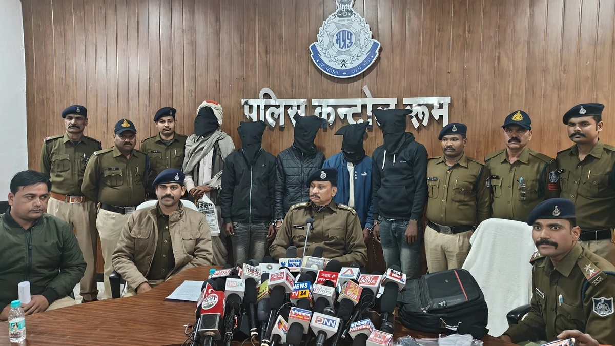 चुनाव लड़ने के लिए गांव में दबदबा दिखाना था, इसलिए पिता-पुत्र ने किया आबकारी टीम पर हमला