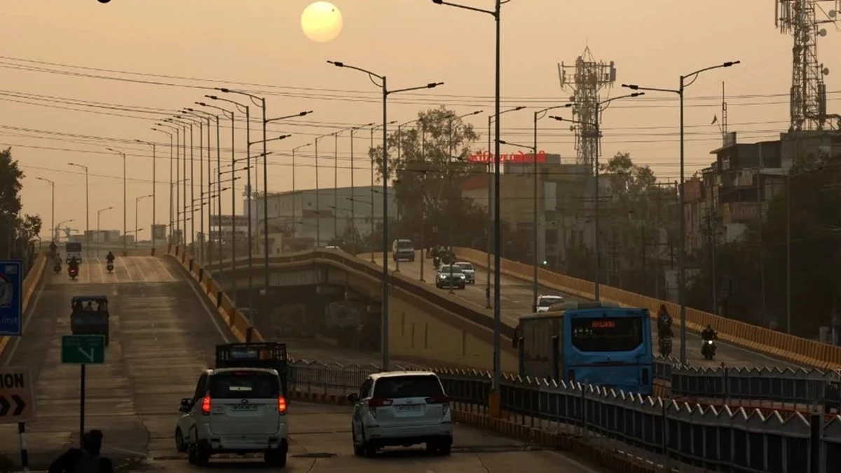 MP Weather Update: मध्य प्रदेश में कोहरे का असर कम, पर ठंड बरकरार, 17 शहरों में न्यूनतम तापमान 10 डिग्री से नीचे