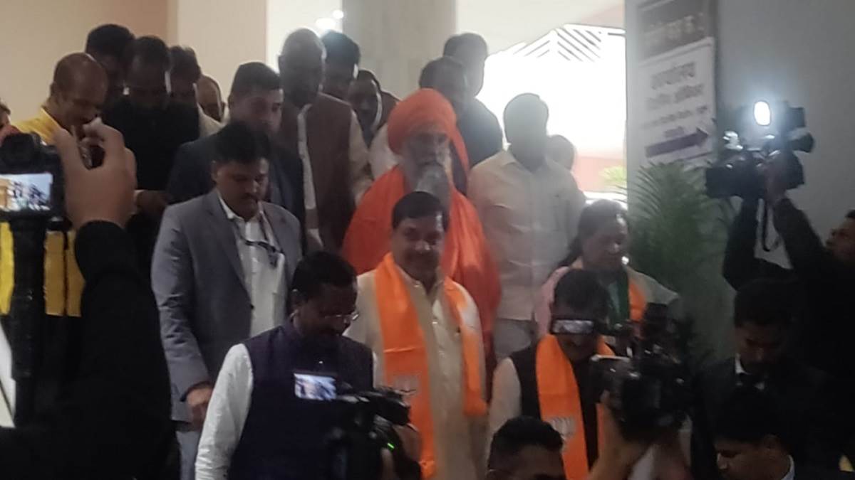 MP Rajya Sabha Election 2024: भाजपा के चारों प्रत्याशी रिटर्निंग अधिकारी के दफ्तर पहुंचे, कुछ देर में दाखिल करेंगे नामांकन