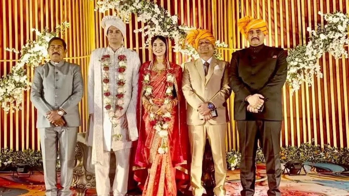 MP कैडर के IAS अधिकारी अवि प्रसाद ने रचाई तीसरी शादी, पहली दोनों पत्नियां भी हैं कलेक्टर