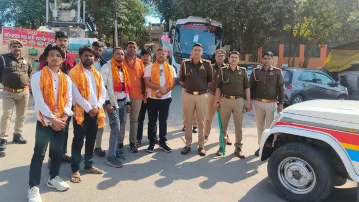 महाशिवरात्रि के अवसर पर ताजमहल में पूजा-अर्चना और शुद्धिकरण की घोषणा, पुलिस ने हिरासत में लिया