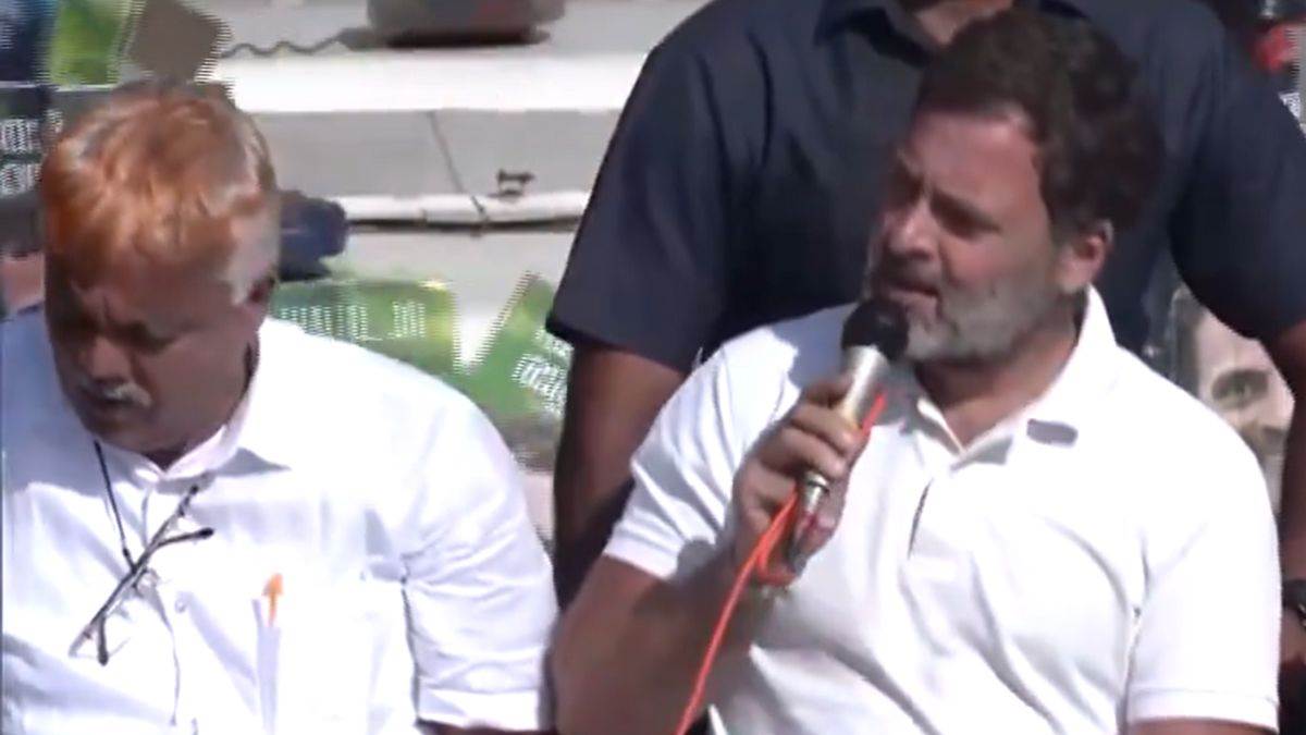 Lok Sabha Election 2024: वायनाड में राहुल गांधी ने BJP पर बोला हमला, कहा- संविधान नहीं बदलने देंगे