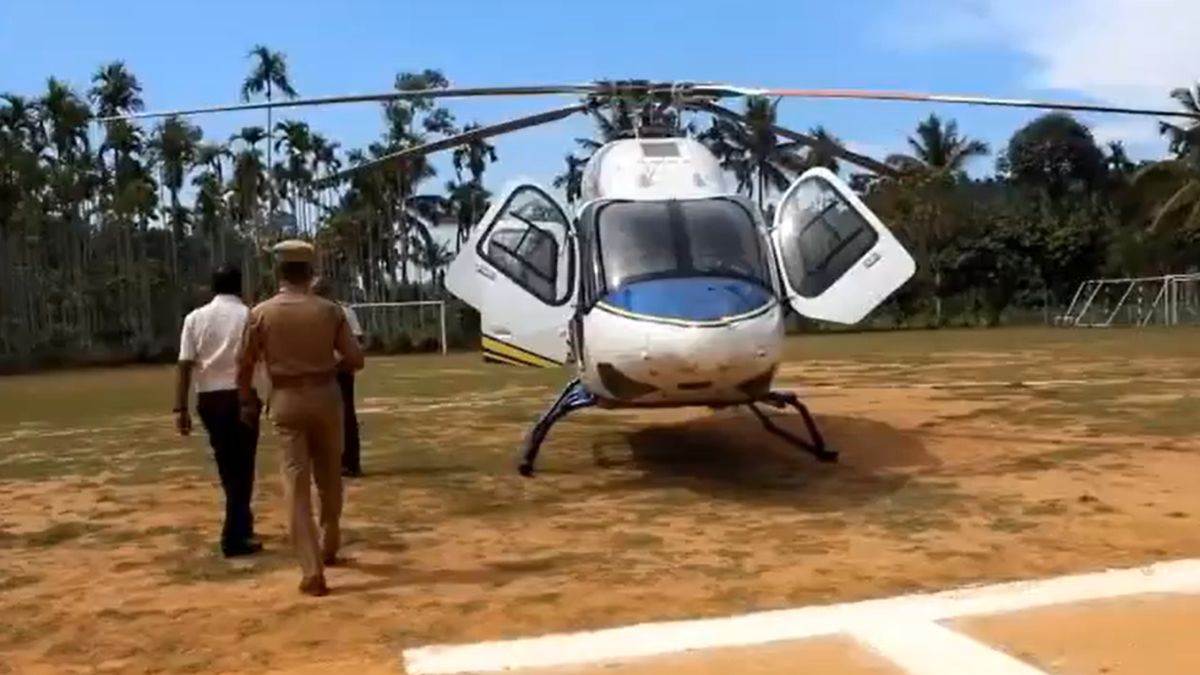 Lok Sabha Polls 2024: राहुल गांधी के हेलिकॉप्टर की तलाशी, तमिलनाडु में लैंड करते ही पहुंचे ही चुनाव अधिकारी
