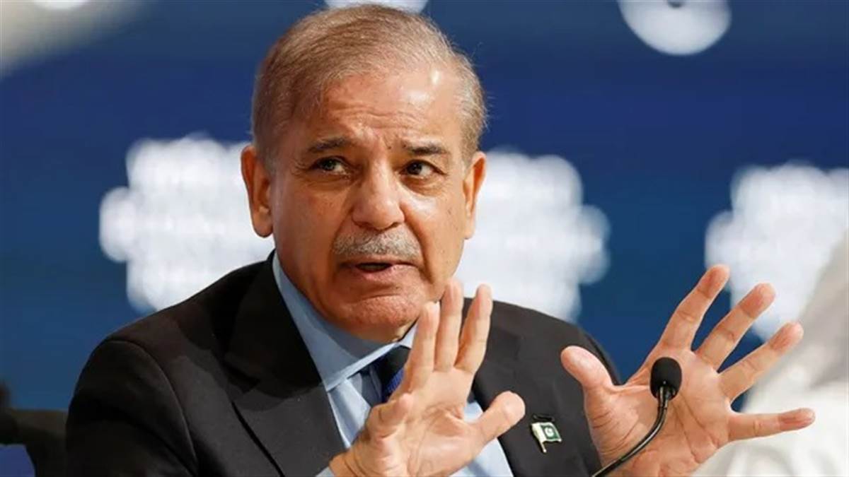 शहबाज शरीफ की 'डिजिटल फजीहत'... ड्राफ्ट मैसेज पोस्ट कर फंसे पाक पीएम, अनपढ़ 'पहलवान' पर फूटा गुस्सा